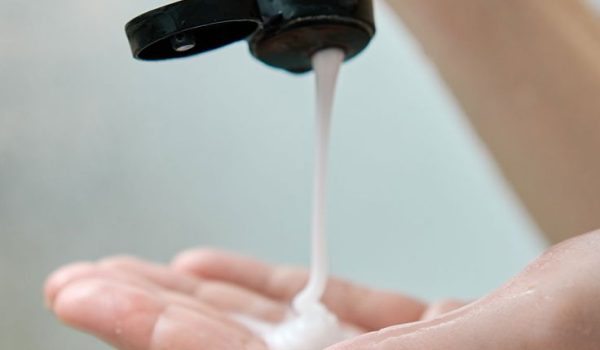 خرید شامپو ضد ریزش